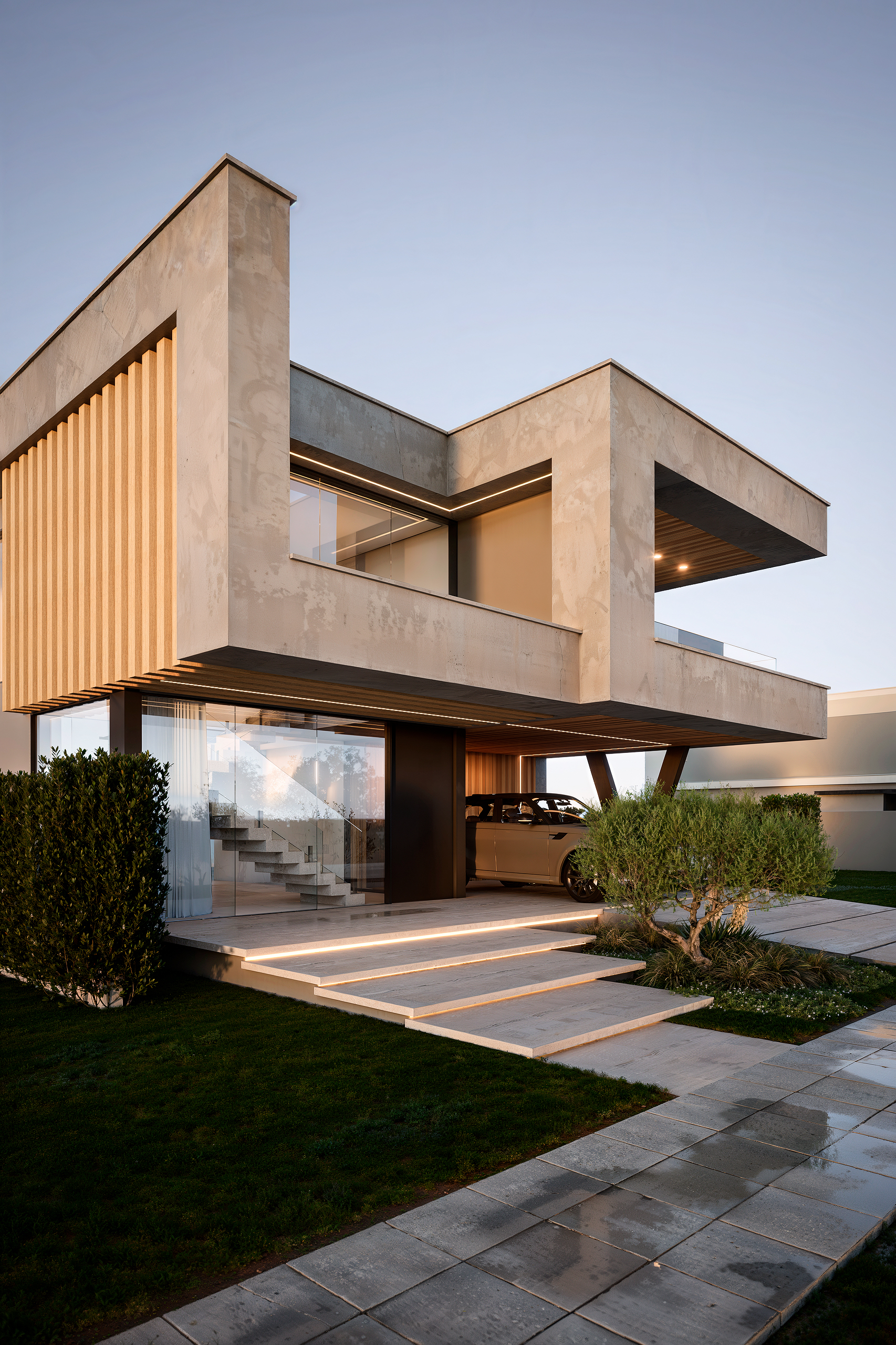 Piscina com área de lazer